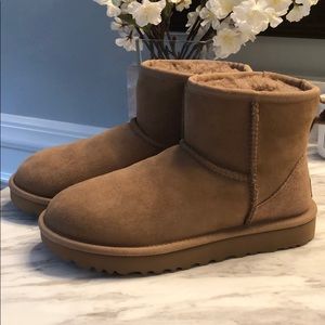 Ugg boots classic mini II
